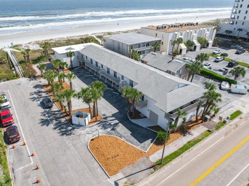 Sandy Feet Retreat 4 Oceanview Balconies Pets Ok in Jacksonville Beach, USA