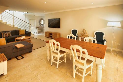 Comoditats, Bella Calypso, Langebaan, 8-sleeper in Calypso Beach