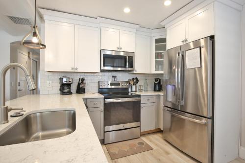 Copacabana Boaters Dream Home In Anna Maria – Anna Maria, FL