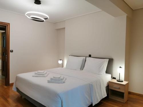 Temple of Zeus 3BD Apartment, Афины