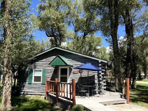 Tranquil Two Bedroom Cabin in Riverside, Wyoming in Saratoga (WY)