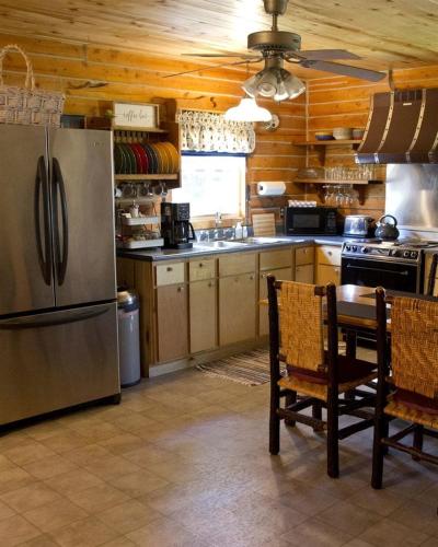 Tranquil Two Bedroom Cabin in Riverside, Wyoming in Saratoga (WY)