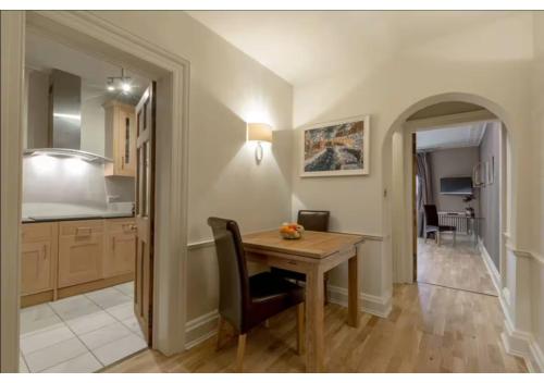 JOIVY Boutique Apt with Patio in New Town, Edinburgh (Foto 7)