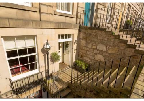 JOIVY Boutique Apt with Patio in New Town, Edinburgh (Foto 9)