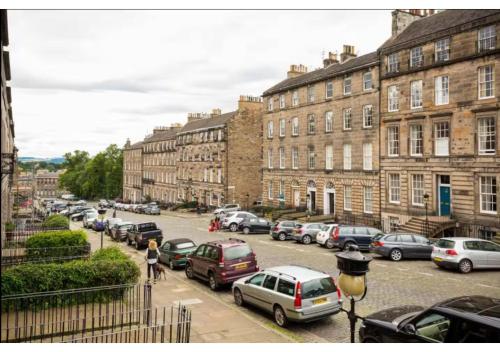 JOIVY Boutique Apt with Patio in New Town, Edinburgh (Foto 10)