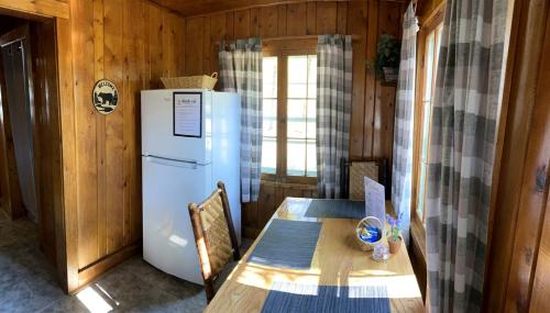Delightful Secluded Cabin in Riverside, Wyoming in Saratoga (WY)