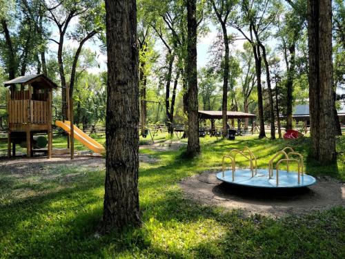 Delightful Secluded Cabin in Riverside, Wyoming in Saratoga (WY)