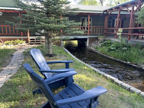 Tiny Cabin Perfect an Individual Escape with BBQ in Riverside, Wyoming in Saratoga (WY)