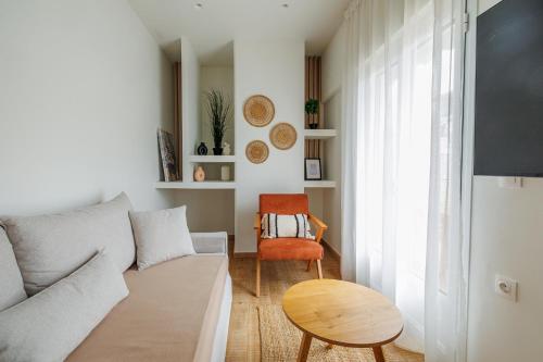 Penthouse 4th fl apartment at Pagrati-large veranda, Athen