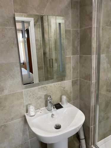 Autumn House - image 9