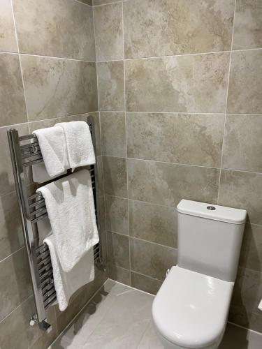 Autumn House - image 6