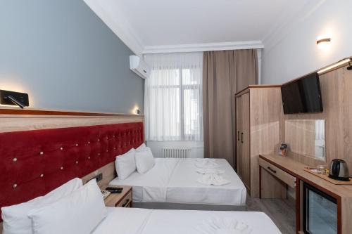 Standard Triple Room image 8
