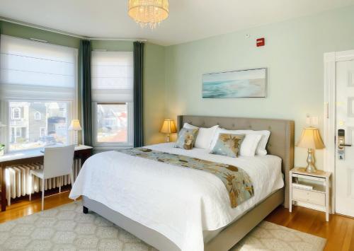 1 king bed, 1 sofa bed