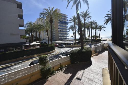One-Bedroom Apartment - Sea Side image 4