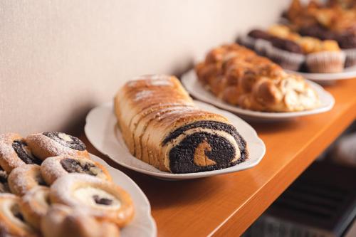 Astoria Hotel - image 3