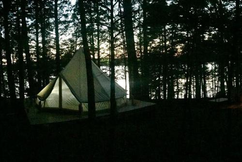 Island Glamping in a Pet-Friendly Bell Tent on an Island in Monmouth, Maine Island Glamping in a Pet-Friendly Bell Tent on an Island in Monmouth, Maine