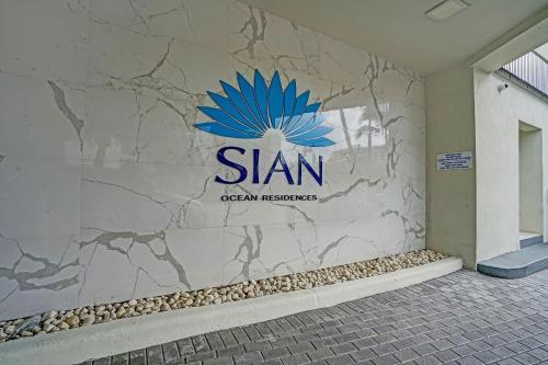 Luxury Beachfront Apartments 4001 S Ocean Dr thumb 4