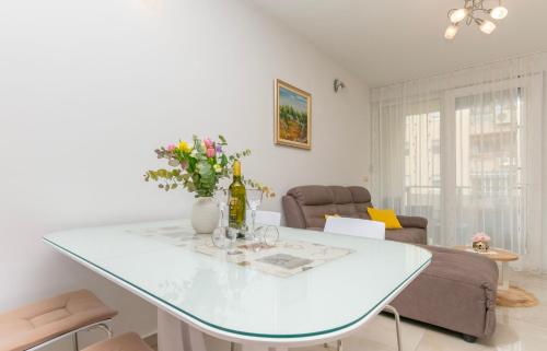 Apartment Ivanka - image 2