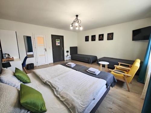 7th Room Guest House - image 8