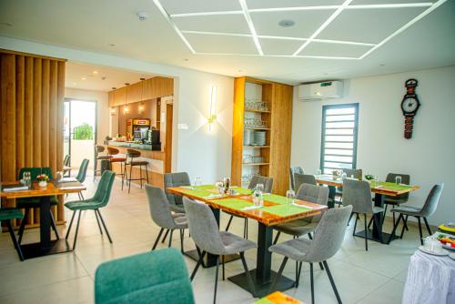 ห้องอาหาร, Hotel Yatchenin Abidjan in อาบิดจัน