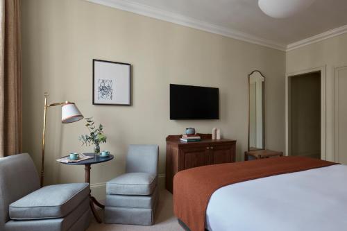 room detail thumbnail 1