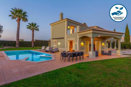 Exterior view, Villa Bliss by Algarve Vacation in Estombar