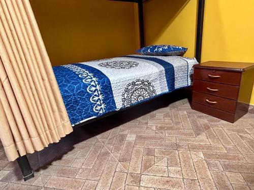 2 twin beds