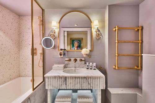 room detail thumbnail 2