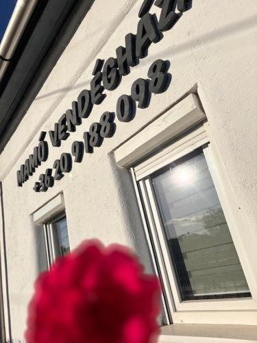 บริการและสิ่งอำนวยความสะดวก, Mamó Vendégháza (Mamo Vendeghaza) in โปรอสซโล่