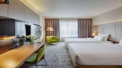 1 queen bed