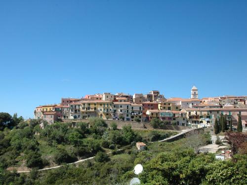 Three Bedroom Apartment with Sea View image 10