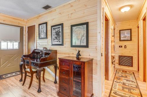 Murphy Cabin with Deck, Grill and Private Pond!, Murphy (fotografie 5)