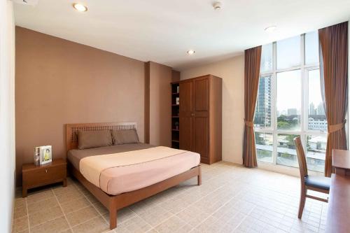 181 Ekkamai Apartment, Bangkok