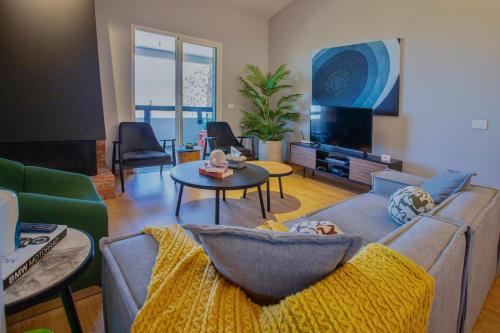 Tangerino - 3 BR Prime Location in Kfardebian