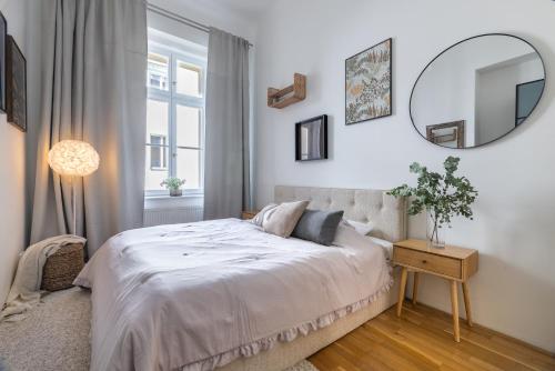Spacious 3BR Apartment in Lesser Town by EasyBNB Premium, Praga (foto 6)