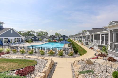 Furnished Screened Porch: Baypoint Resort Home! in Marblehead (OH)