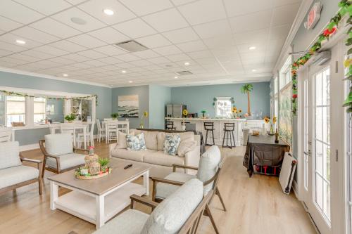 Furnished Screened Porch: Baypoint Resort Home! in Marblehead (OH)