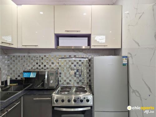 Chic studio with parking near the airport - image 3