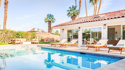 Luminous Home with Pool and Views in Palm Springs, USA