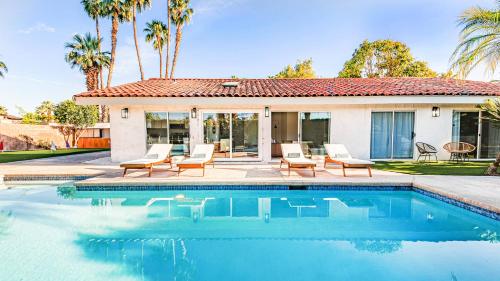 Luminous Home with Pool and Views in Palm Springs, USA