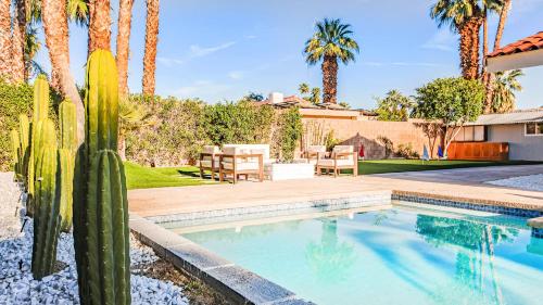 Luminous Home with Pool and Views in Palm Springs, USA