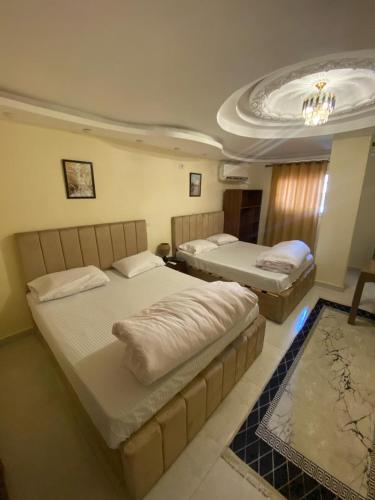 Giza pyramids Star Inn