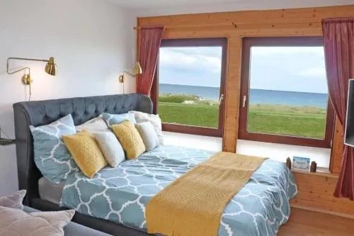 FeWo Wellenreiter direkt am Strand mit Meerblick und eingez Garten in Kalifornien, Deutschland