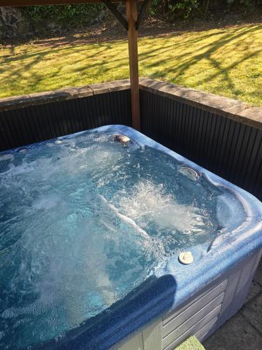 Bahçe, Petite retreat in Templepatrick
