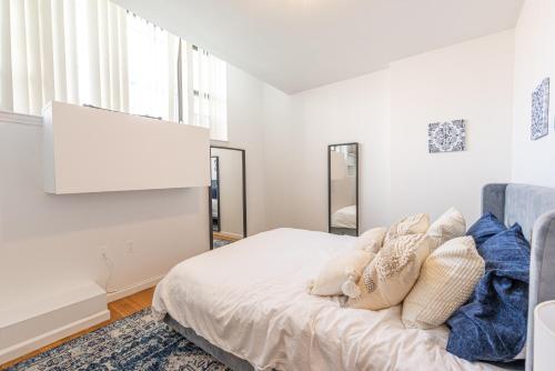 Amazing Furnished 1 BR Penthouse Midtown West, New York (Foto 3)