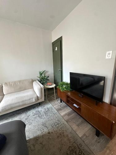 Cozy 2BR in NYC Lenox Hill, New York (photo 5)