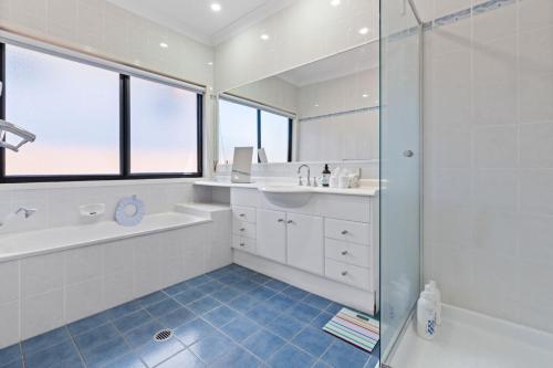 4BSpacious Cozy Family Entertained home at Parkinson