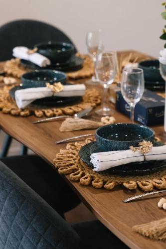 Peaceful and Convenient 4BR Family Modern Retreat