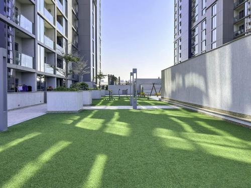 New 2BR with Pool and Gym in Green Sobha Community - image 2