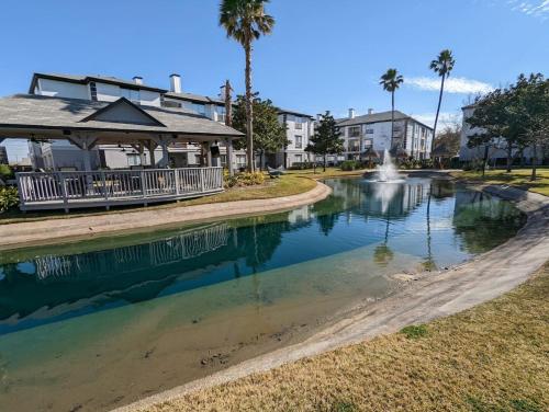 Facilities, The Mid-Century Modern in Clear Lake